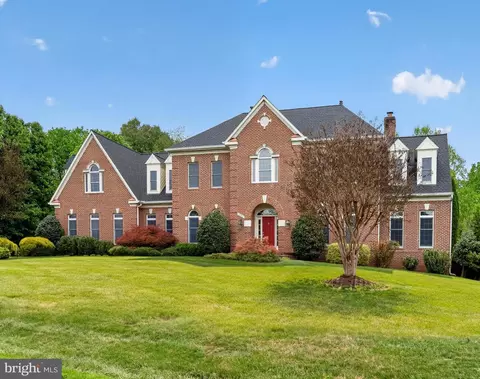 1084 Mill Field Ct, Great Falls, VA 22066