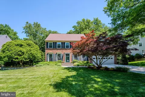 11910 Winstead Ln, Reston, VA 20194