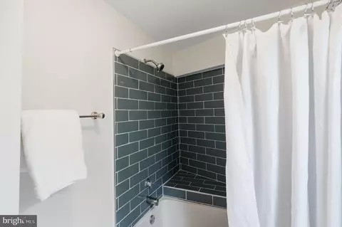 Bath - 1686 Oaktree Ct, Reston, VA 20194 photo 2 of 2