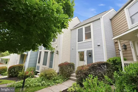 Other - 1686 Oaktree Ct, Reston, VA 20194 photo 3 of 9