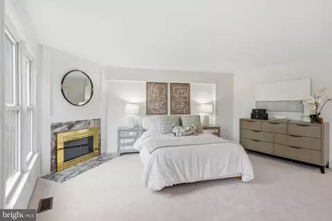 Bedroom - 1686 Oaktree Ct, Reston, VA 20194 photo 1 of 4