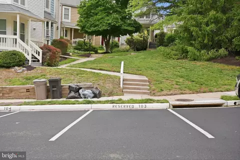 Exterior - 1686 Oaktree Ct, Reston, VA 20194 photo 6 of 8