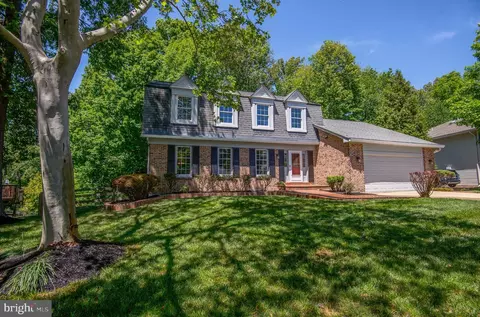 2692 Glencroft Rd, Vienna, VA 22181