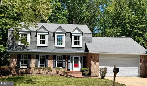 2692 Glencroft Rd, Vienna, VA 22181