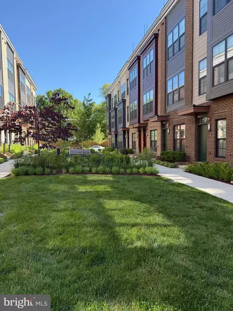 7323 Blade Dr, Falls Church, VA 22042