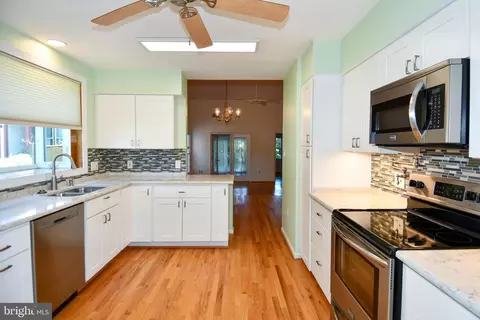 Kitchen - 6730 Anders Ter, Springfield, VA 22151 photo 4 of 4