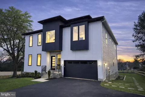 2613 Beacon Hill Rd, Alexandria, VA 22306