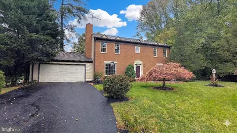 1835 Batten Hollow Rd, Vienna, VA 22182