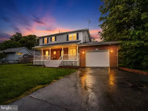 7558 Park Ln, Annandale, VA 22003