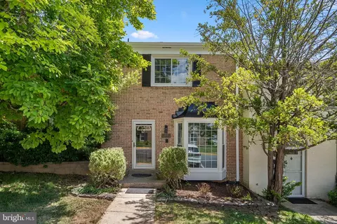 4543 Pinecrest Heights Dr, Annandale, VA 22003