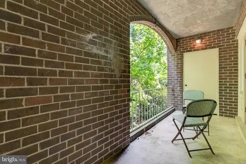 Exterior - 5907 D Noblestown Rd, Springfield, VA 22152 photo 4 of 11