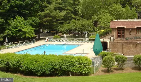 Exterior - 5907 D Noblestown Rd, Springfield, VA 22152 photo 7 of 11