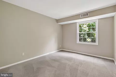 Bedroom - 5907 D Noblestown Rd, Springfield, VA 22152 photo 4 of 6
