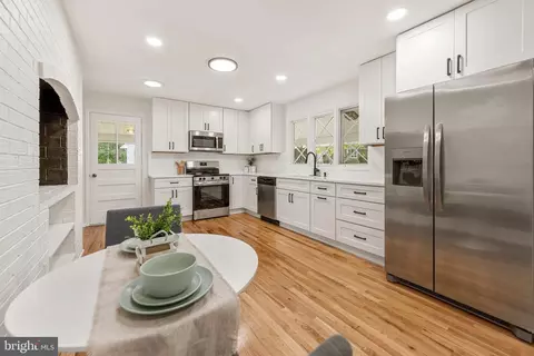 Kitchen - 7842 Doane Ct, Springfield, VA 22152 photo 4 of 5