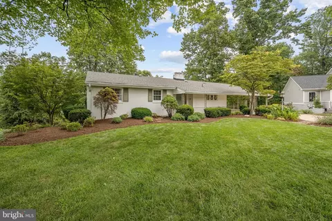 Exterior - 7842 Doane Ct, Springfield, VA 22152 photo 2 of 10