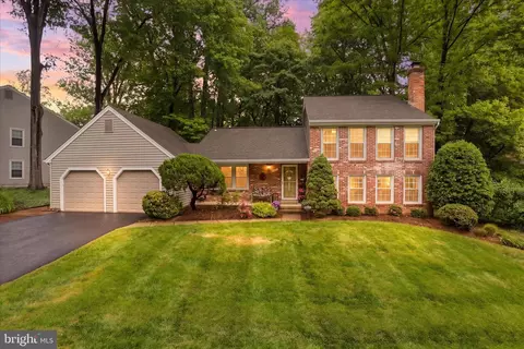 5967 New England Woods Dr, Burke, VA 22015