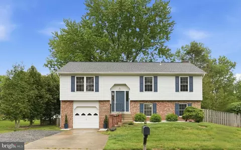 14723 Jarnigan St, Centreville, VA 20120