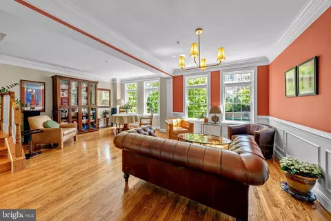 Living - 12076 Kinsley Pl, Reston, VA 20190 photo 2 of 5