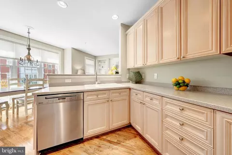 Kitchen - 12076 Kinsley Pl, Reston, VA 20190 photo 3 of 4