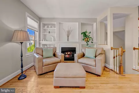 Living - 12076 Kinsley Pl, Reston, VA 20190 photo 1 of 5