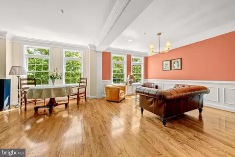 Living - 12076 Kinsley Pl, Reston, VA 20190 photo 3 of 5