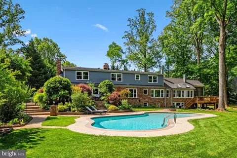 11416 Vale Rd, Oakton, VA 22124