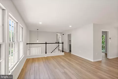 Living - 8803 Hayload Ct, Springfield, VA 22153 photo 3 of 12