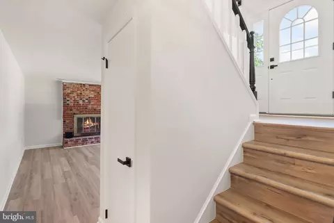 Entry Way - 8803 Hayload Ct, Springfield, VA 22153 photo 7 of 7