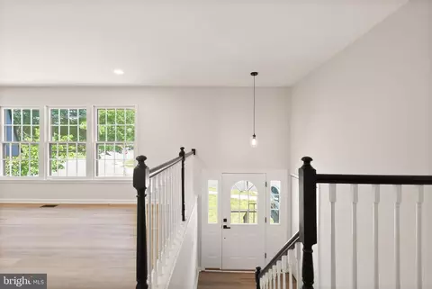 Entry Way - 8803 Hayload Ct, Springfield, VA 22153 photo 2 of 7