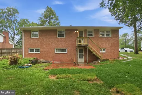 Exterior - 5304 Pillow Ln, Springfield, VA 22151 photo 2 of 3