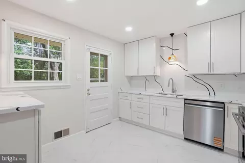 Kitchen - 5304 Pillow Ln, Springfield, VA 22151 photo 1 of 3