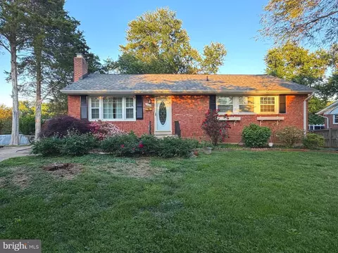 5304 Pillow Ln, Springfield, VA 22151
