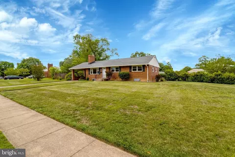 4515 Kling Dr, Alexandria, VA 22312
