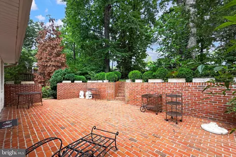 Exterior - 7604 Boulder St, Springfield, VA 22151 photo 4 of 18