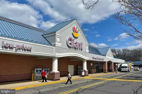 Exterior - 7604 Boulder St, Springfield, VA 22151 photo 15 of 18