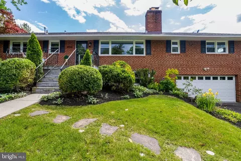 8906 Dogue Dr, Alexandria, VA 22309
