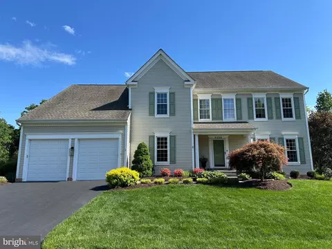5126 Myrtle Leaf Dr, Fairfax, VA 22030