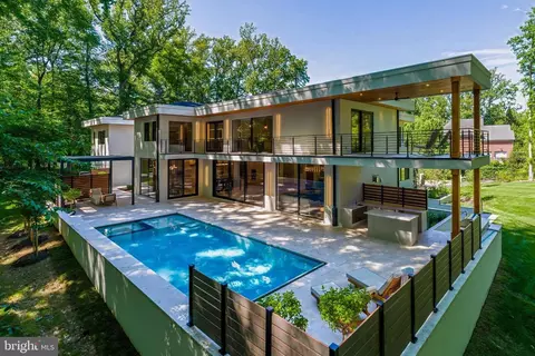 Exterior - 7841 Old Dominion Dr, Mclean, VA 22102 photo 16 of 16