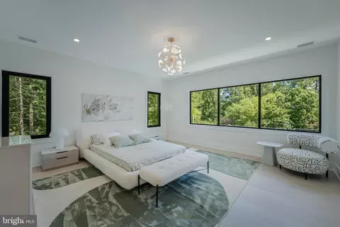 Bedroom - 7841 Old Dominion Dr, Mclean, VA 22102 photo 5 of 6
