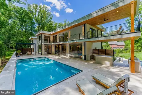 Exterior - 7841 Old Dominion Dr, Mclean, VA 22102 photo 9 of 16