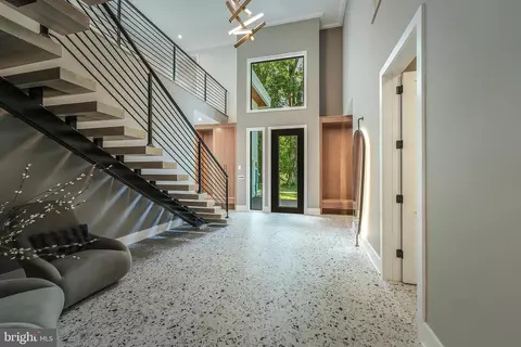 Entry Way - 7841 Old Dominion Dr, Mclean, VA 22102 photo 9 of 20