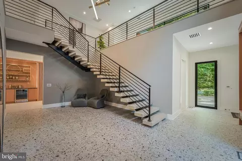 Entry Way - 7841 Old Dominion Dr, Mclean, VA 22102 photo 10 of 20