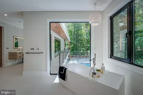 Bath - 7841 Old Dominion Dr, Mclean, VA 22102 photo 2 of 3