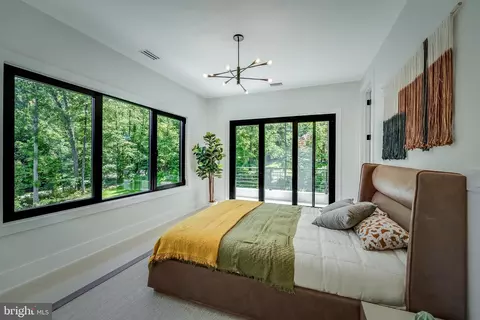 Bedroom - 7841 Old Dominion Dr, Mclean, VA 22102 photo 4 of 6