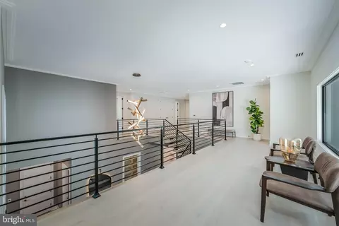 Entry Way - 7841 Old Dominion Dr, Mclean, VA 22102 photo 15 of 20