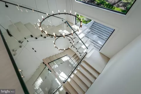 Entry Way - 7841 Old Dominion Dr, Mclean, VA 22102 photo 2 of 20