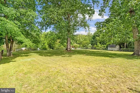 Exterior - 7618 Highland St, Springfield, VA 22150 photo 2 of 23