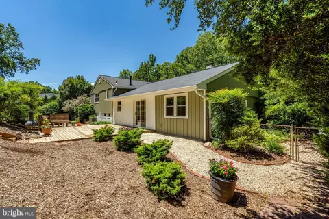 Exterior - 7618 Highland St, Springfield, VA 22150 photo 21 of 23