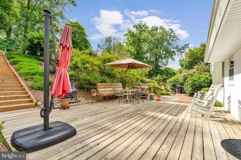 Exterior - 7618 Highland St, Springfield, VA 22150 photo 6 of 23