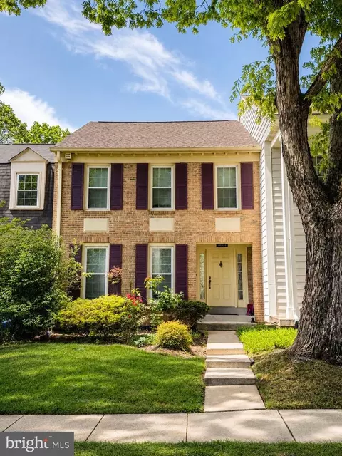 4630 Luxberry Dr, Fairfax, VA 22032